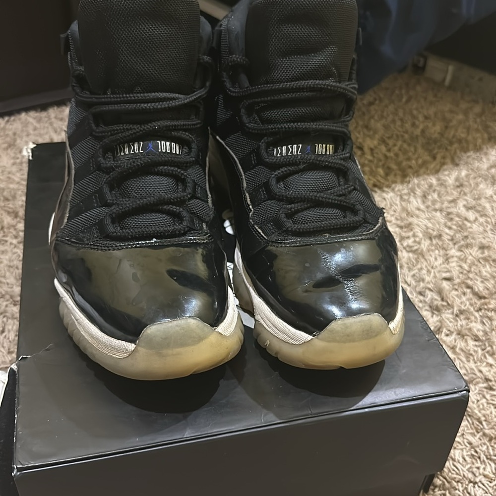 Jordan 11 space jams - Picture 3 of 4
